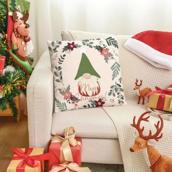🎯🎯 SALE 🎯🎯 NWT Christmas Gnome Elf Pillow Cover - Picture 2 of 5